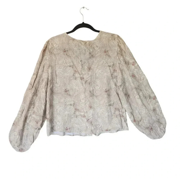 NafNaf Paris Top Blouse Women's Medium Gray & Cream Paisley Floral V-Neck - Picture 2 of 5